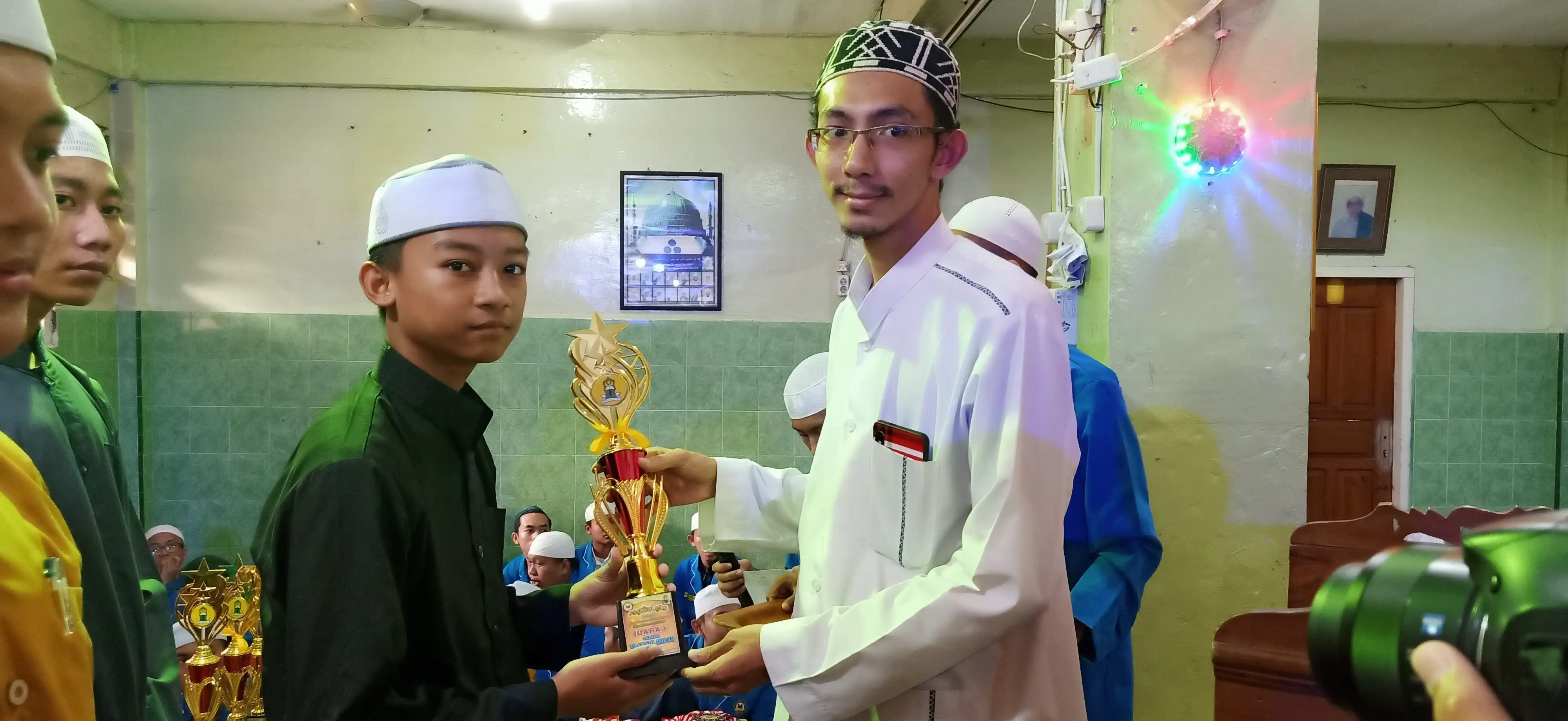 Pembagian Hadiah 28